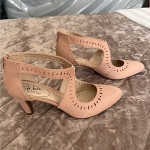 Life Stride Giovanno  Pink Cutout Heels 9.5